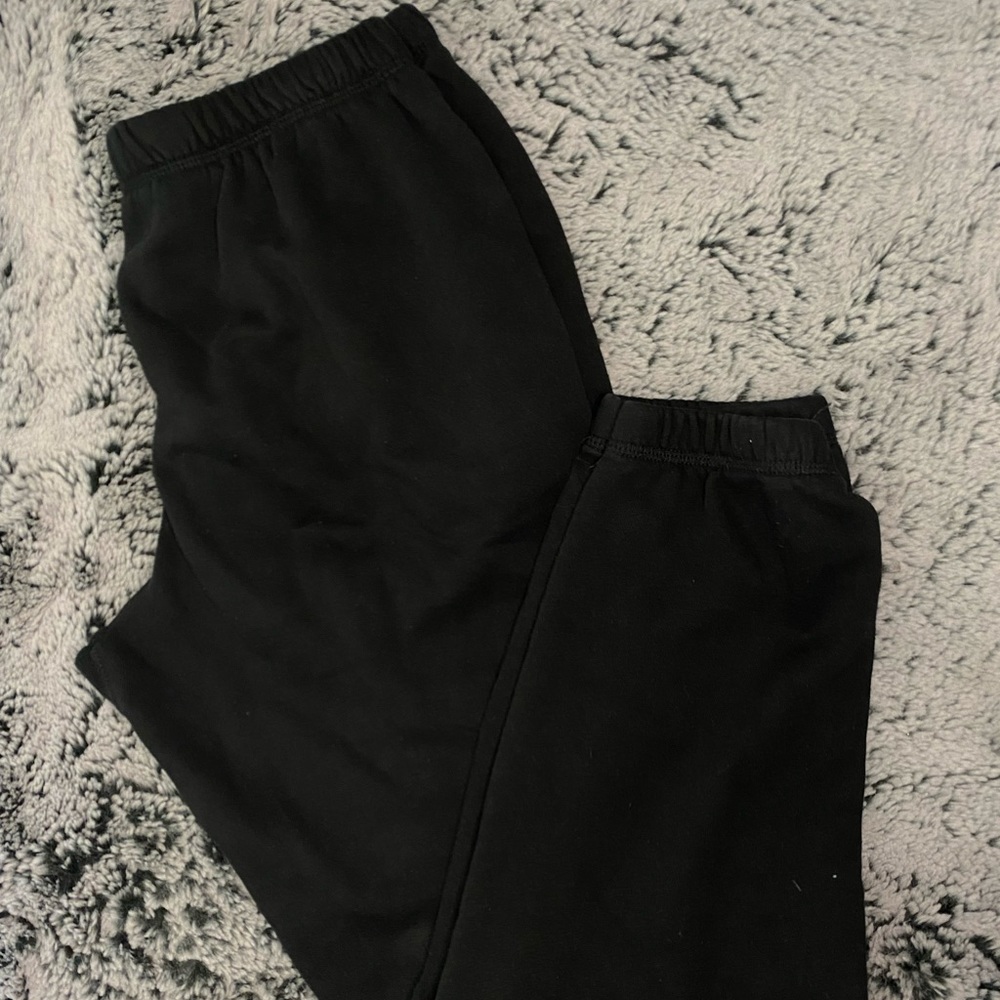 black sweatpants